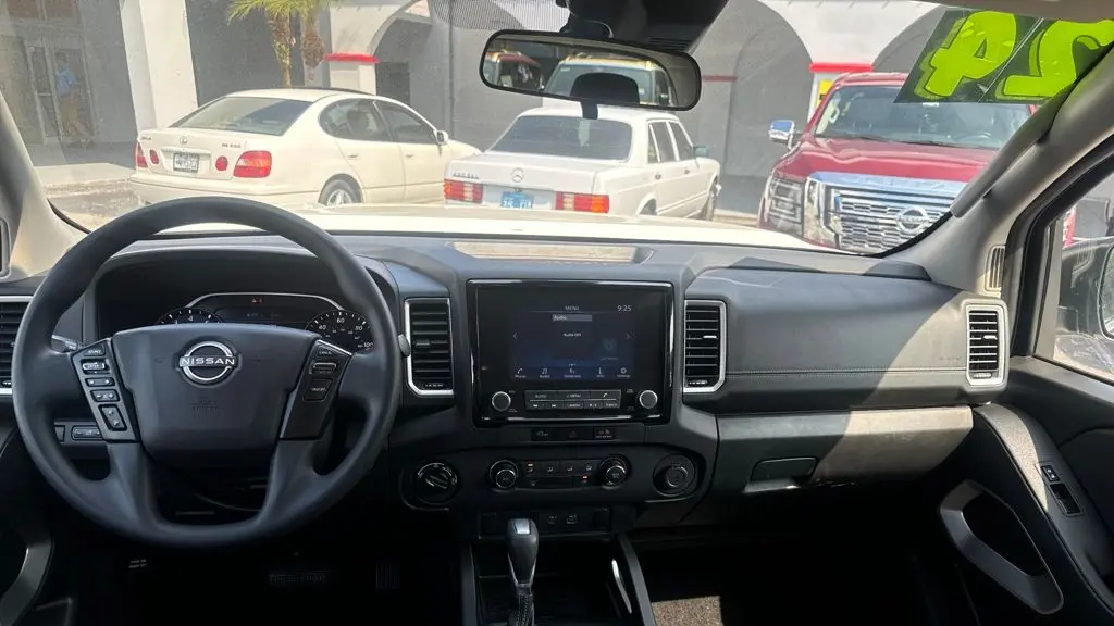 2024 Nissan Frontier SV