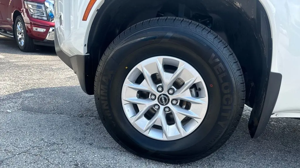 2024 Nissan Frontier SV