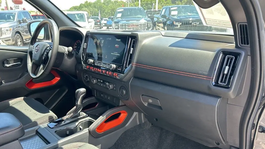 2025 Nissan Frontier S