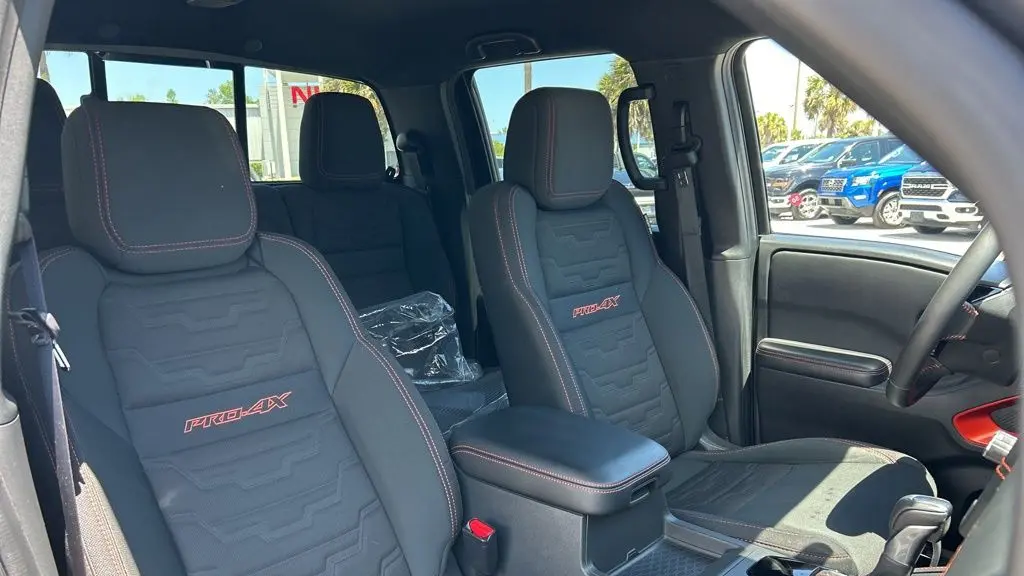 2025 Nissan Frontier S