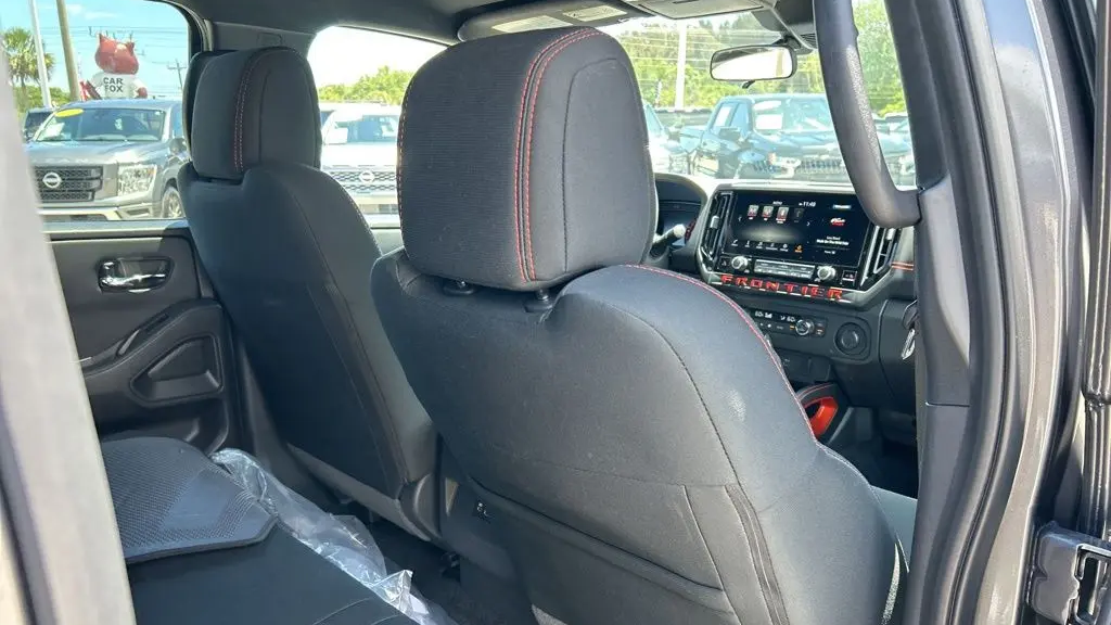 2025 Nissan Frontier S