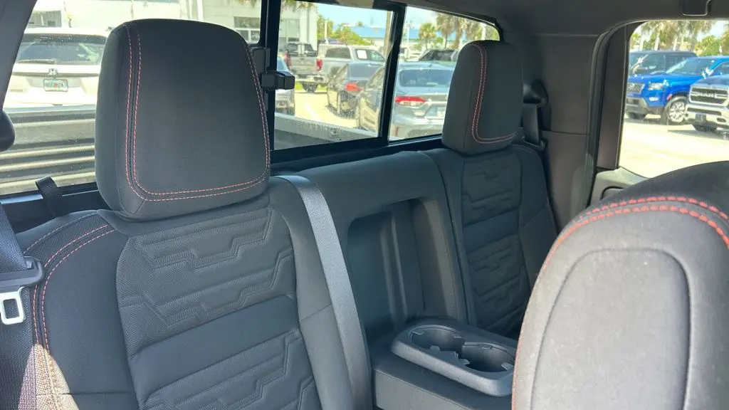 2025 Nissan Frontier S