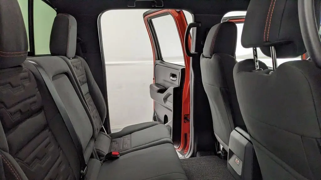2025 Nissan Frontier S