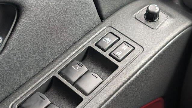 2025 Nissan Frontier S