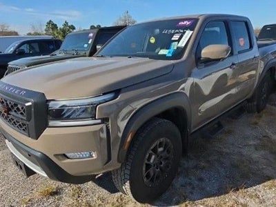 2022 Nissan Frontier 4X4 PRO-4X 4DR Crew Cab 5 FT. SB