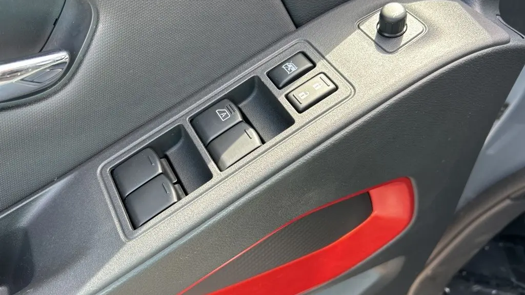 2023 Nissan Frontier S