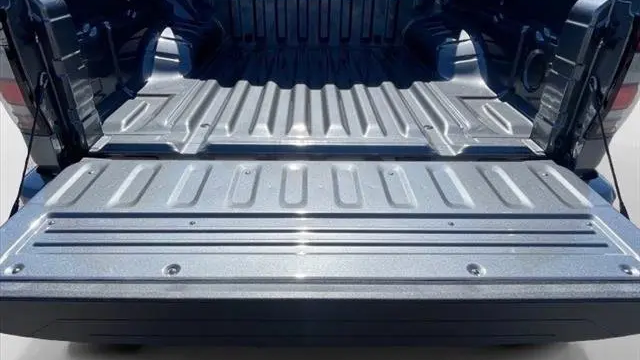 2025 Nissan Frontier SL