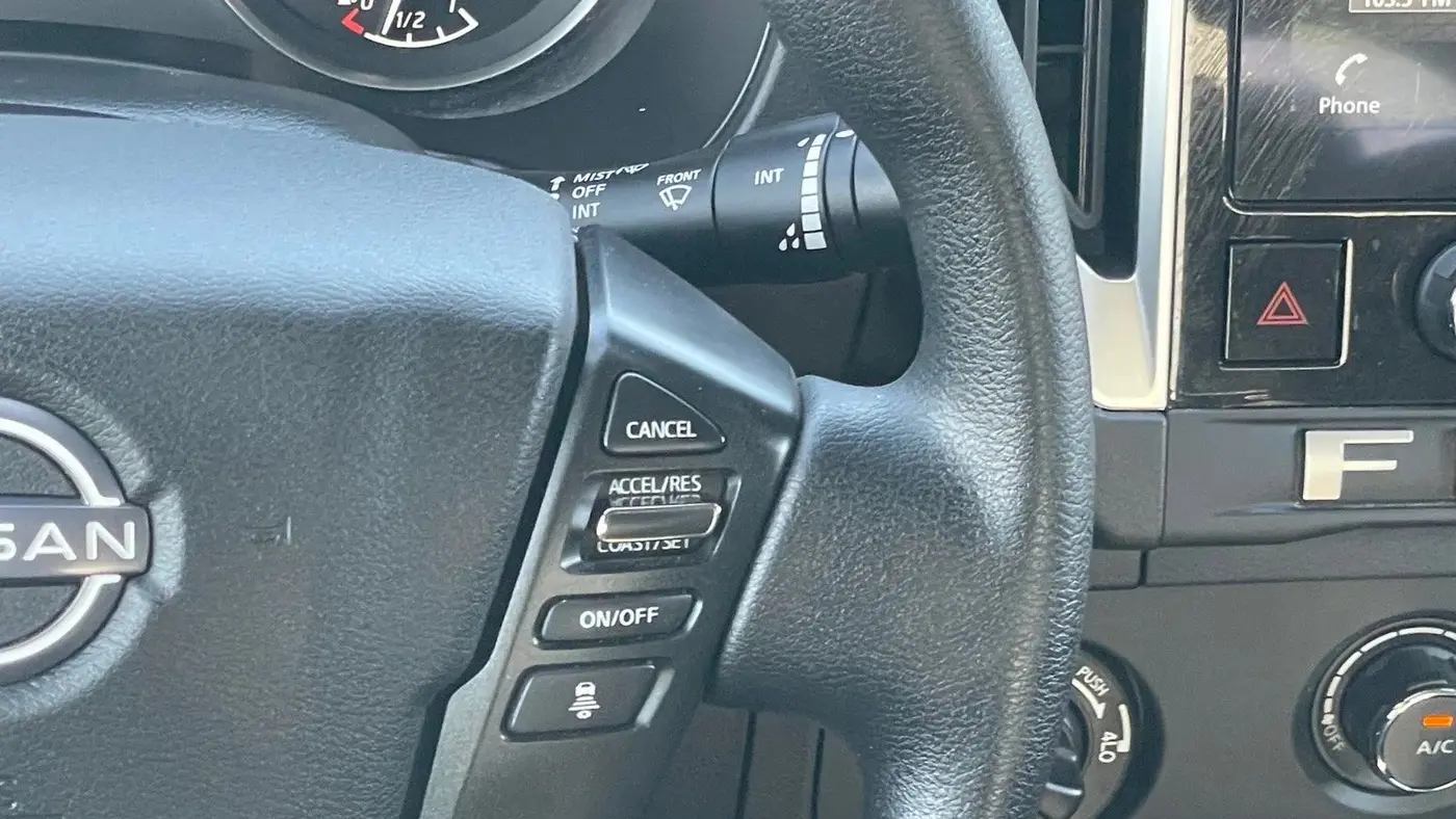 2025 Nissan Frontier SL