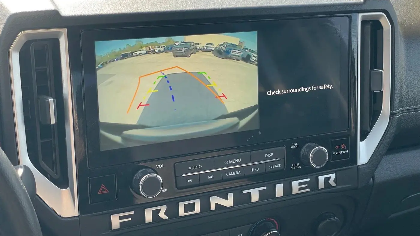 2025 Nissan Frontier SL