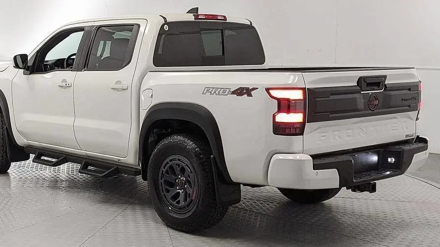 2025 Nissan Frontier S