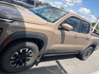 2023 Nissan Frontier 4X4 S 4DR Crew Cab 5 FT. SB