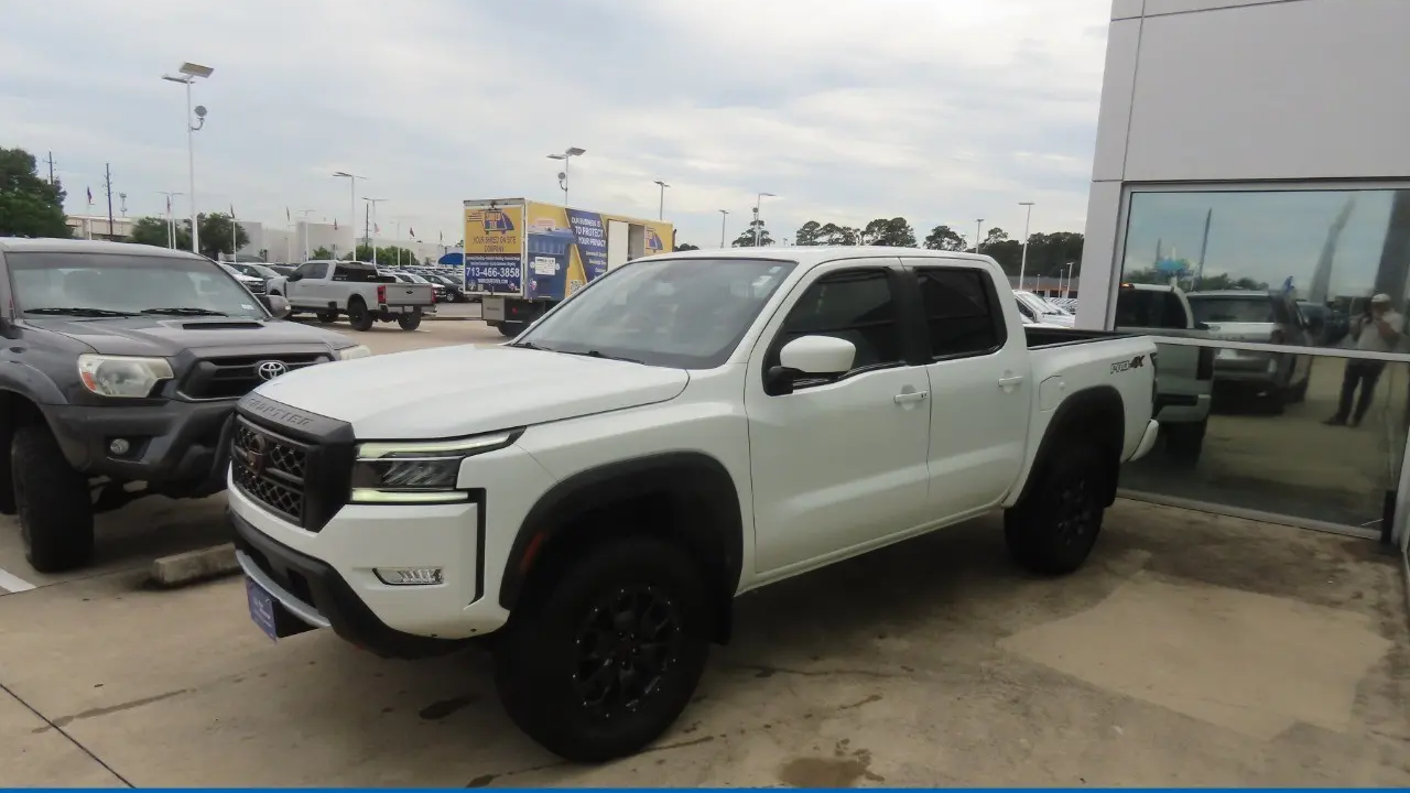 2023 Nissan Frontier S