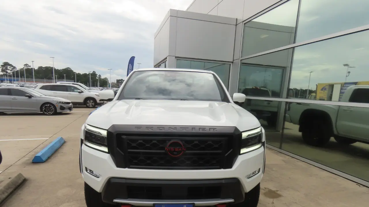 2023 Nissan Frontier S