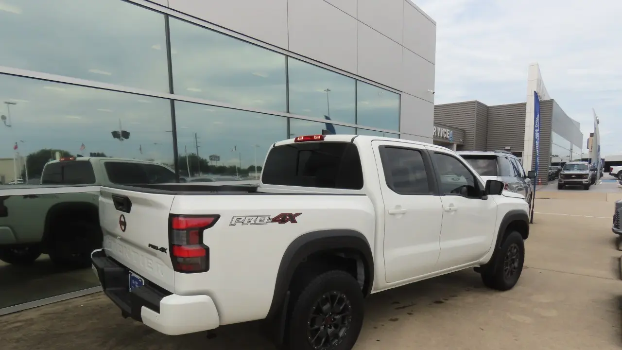 2023 Nissan Frontier S