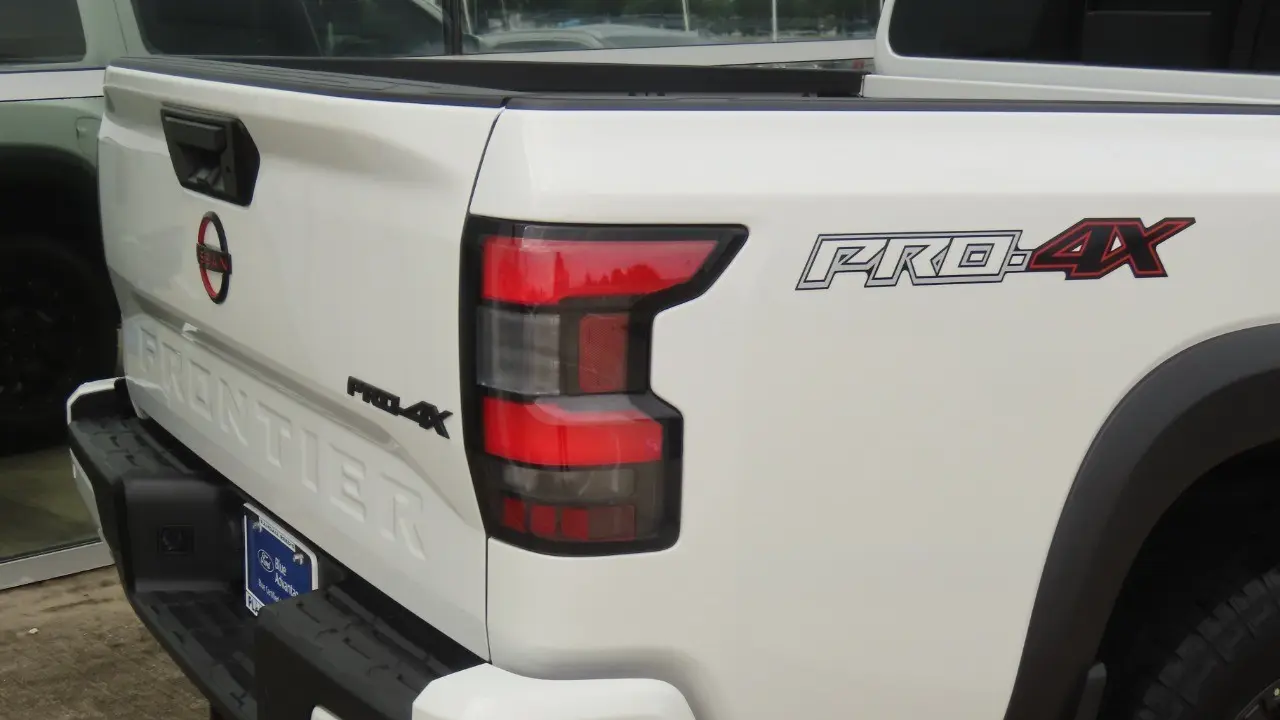 2023 Nissan Frontier S