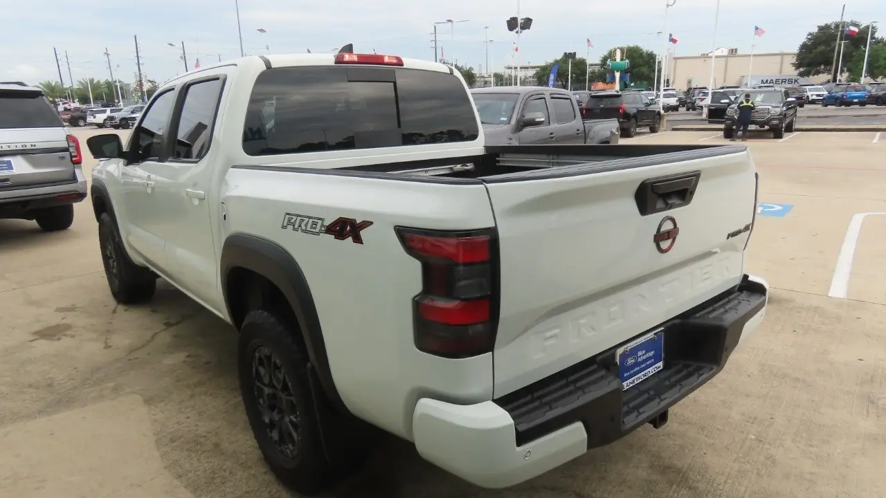 2023 Nissan Frontier S