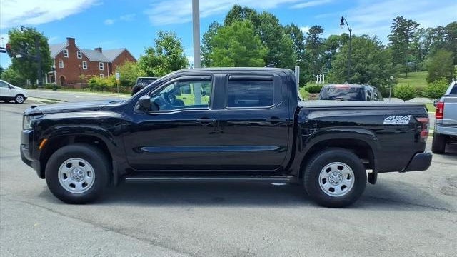 2022 Nissan Frontier S