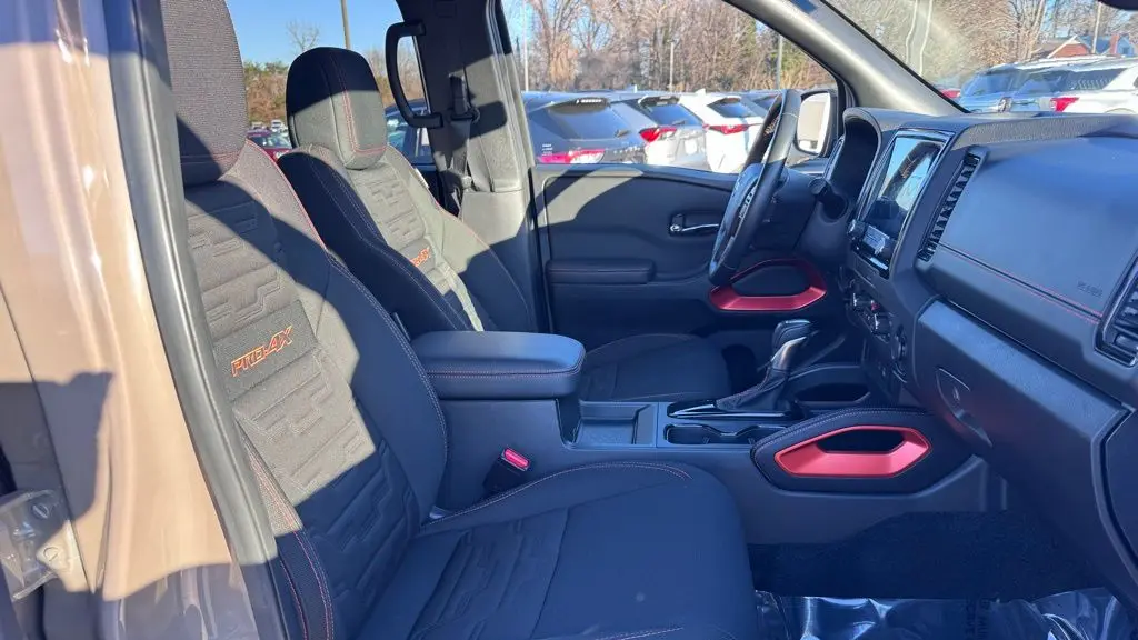 2023 Nissan Frontier S
