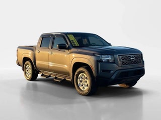 2024 Nissan Frontier with Gun Metallic Exterior