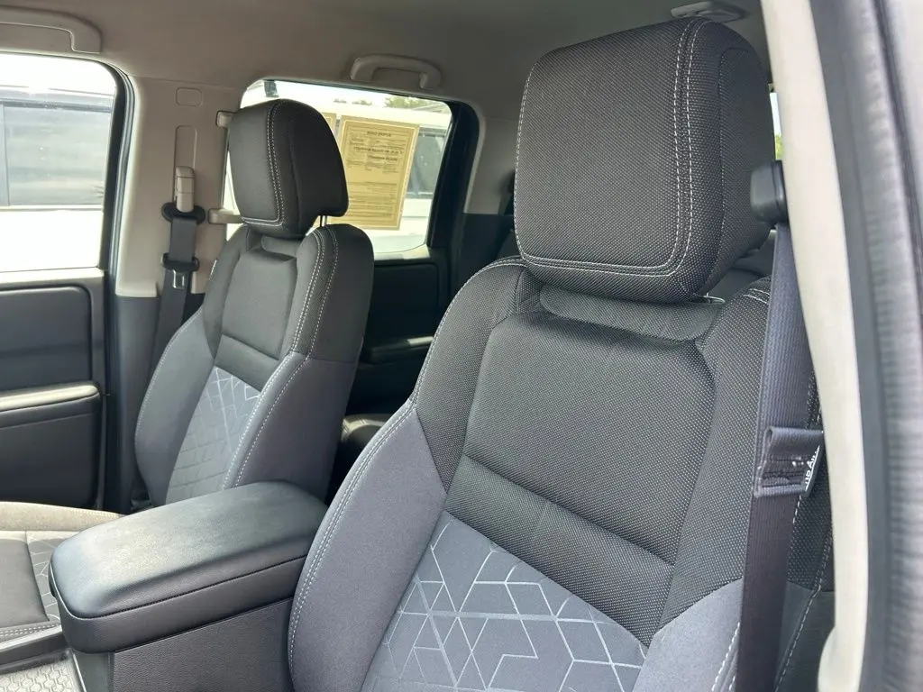 2025 Nissan Frontier - $32,998