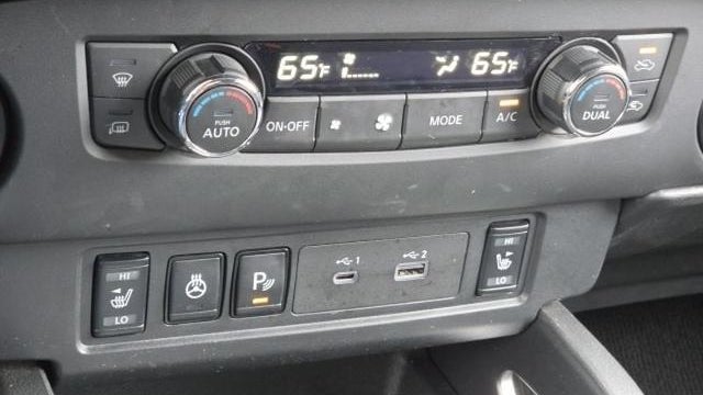 2024 Nissan Frontier SV