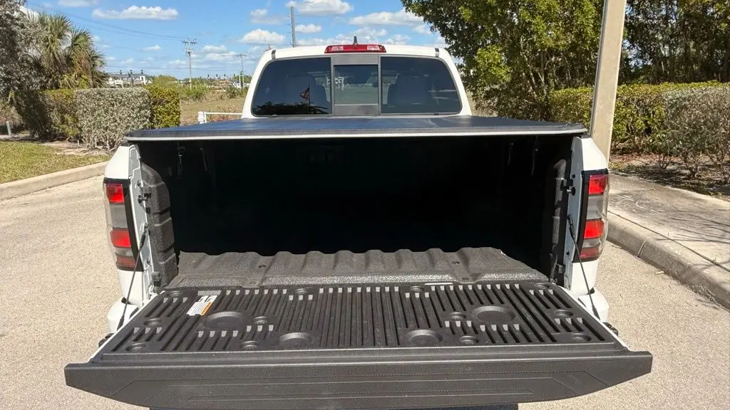 2022 Nissan Frontier SV