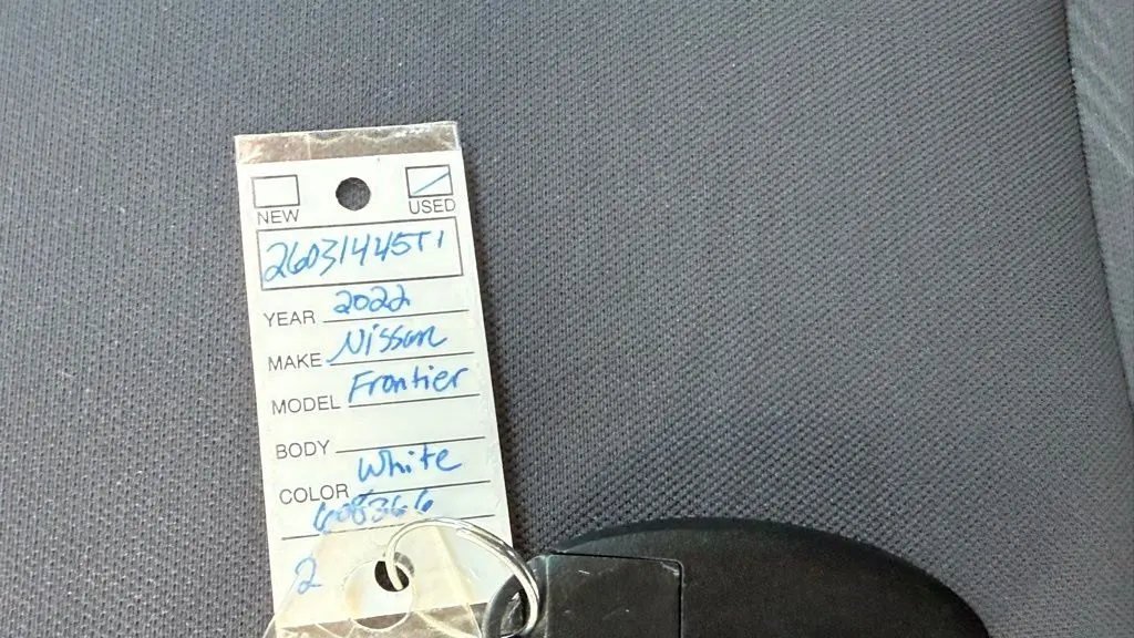 2022 Nissan Frontier SV