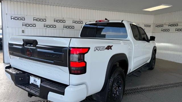 2025 Nissan Frontier SV