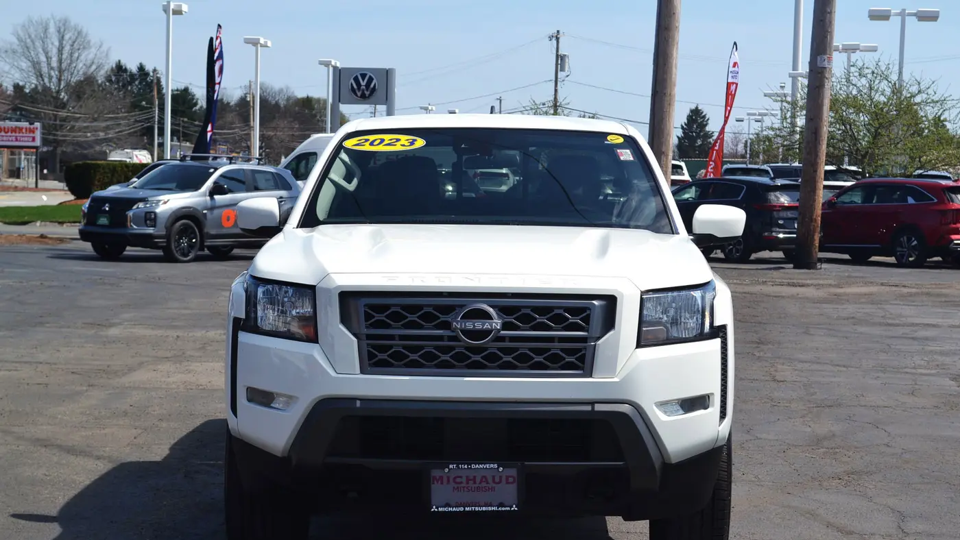 2023 Nissan Frontier SV