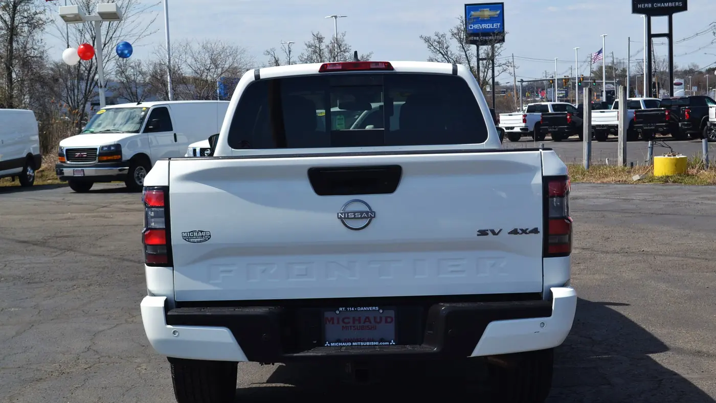 2023 Nissan Frontier SV
