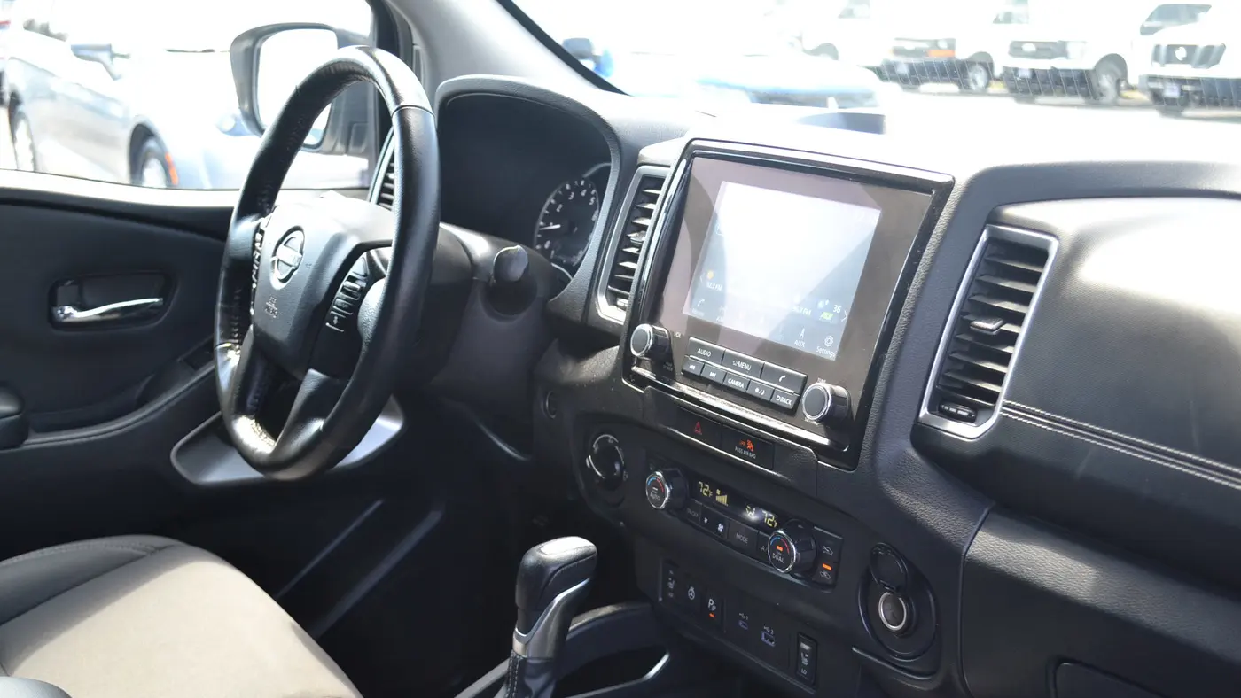 2023 Nissan Frontier SV