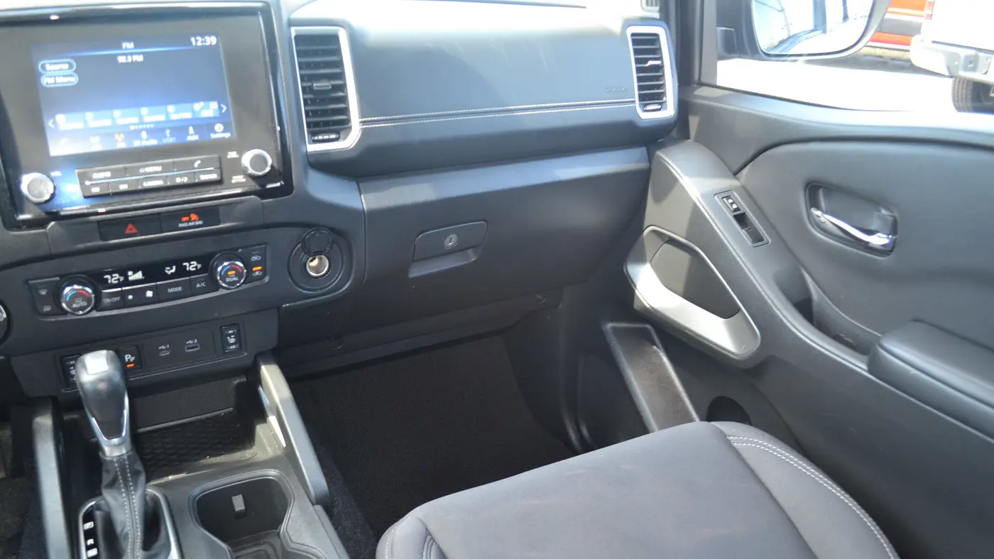2023 Nissan Frontier SV