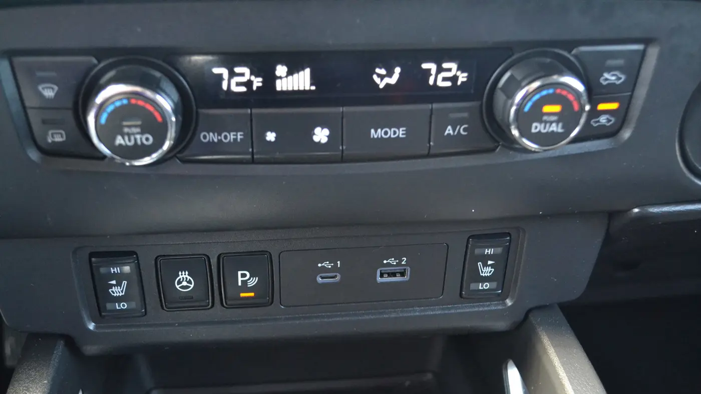 2023 Nissan Frontier SV
