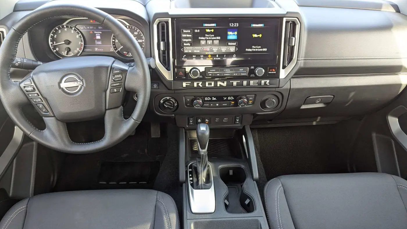 2025 Nissan Frontier SV