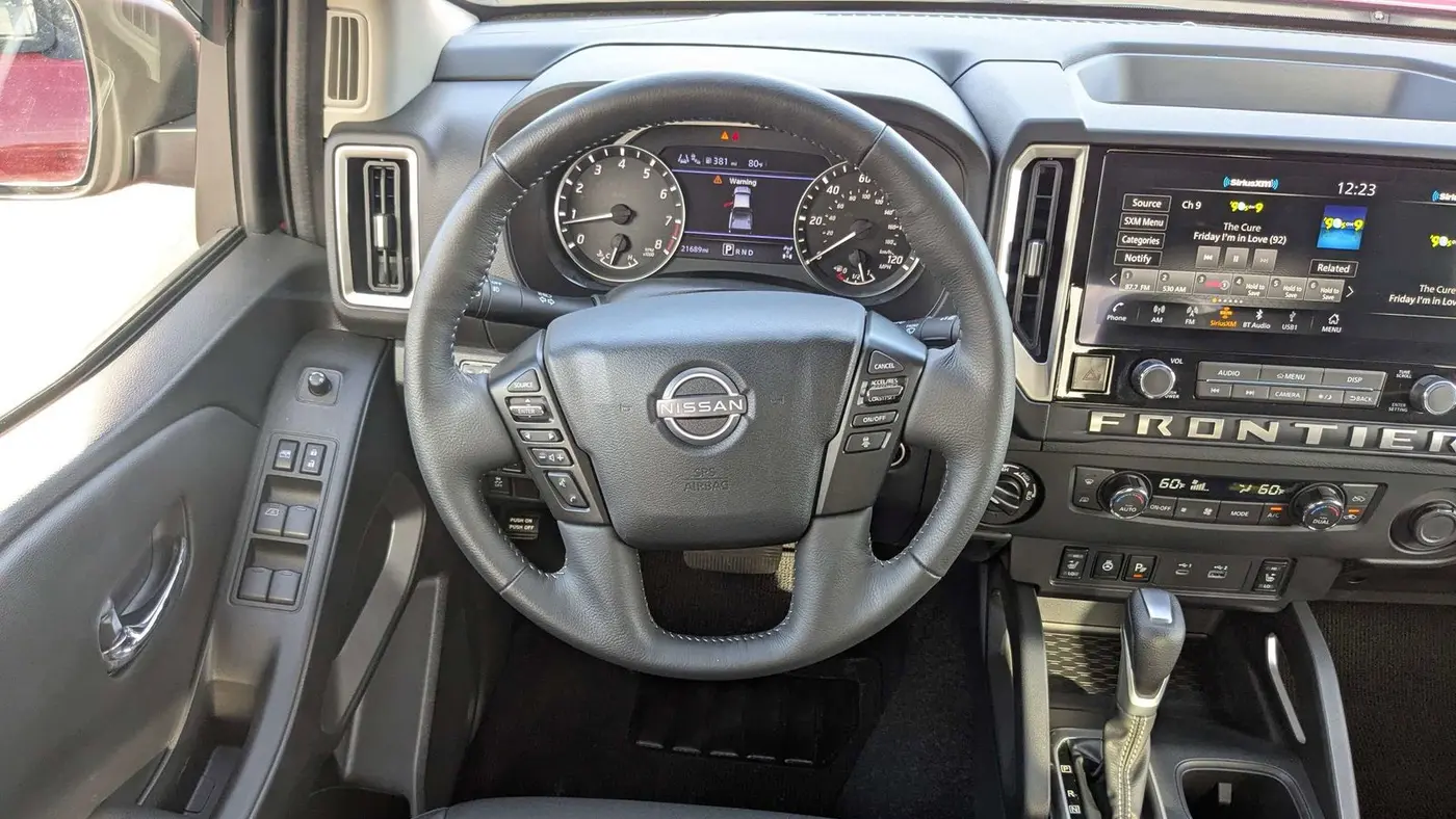 2025 Nissan Frontier SV
