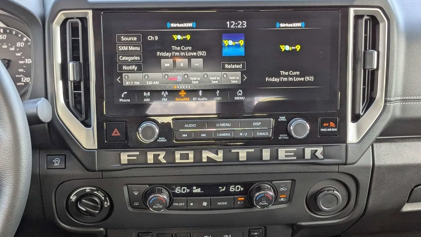 2025 Nissan Frontier SV
