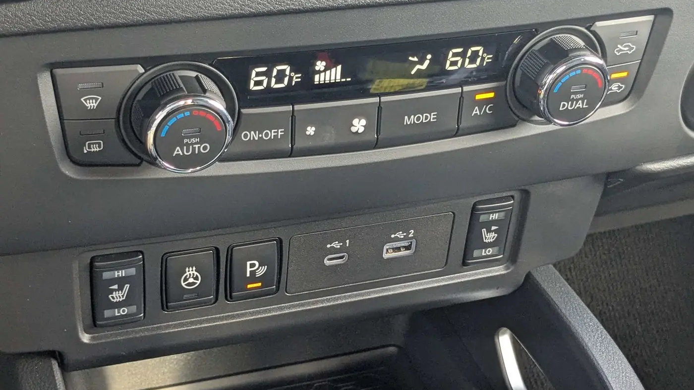 2025 Nissan Frontier SV