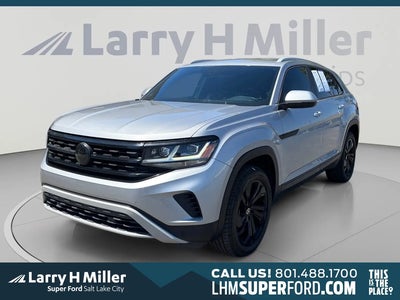 Photo of a 2020 Volkswagen Atlas Cross Sport AWD SE 4motion 4DR SUV W/Technology for sale