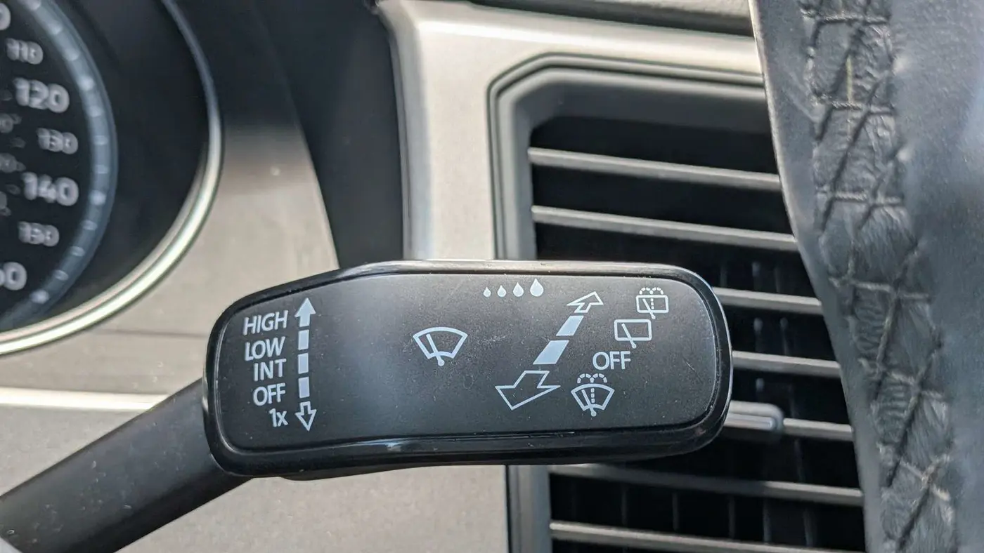 2020 Volkswagen Atlas Cross Sport SE 4Motion