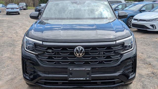 2026 Volkswagen Atlas Cross Sport SEL R-Line Black 4Motion