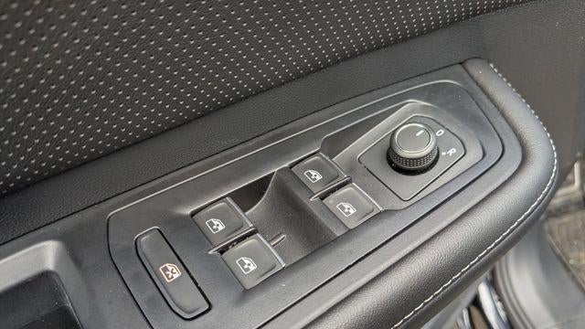 2026 Volkswagen Atlas Cross Sport SEL R-Line Black 4Motion