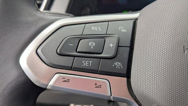 2026 Volkswagen Atlas Cross Sport SEL R-Line Black 4Motion