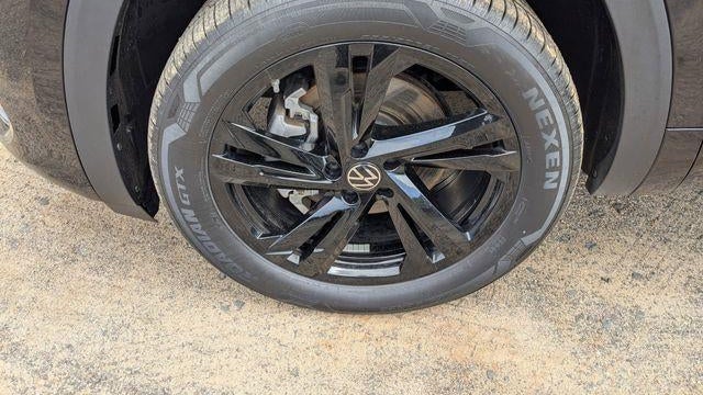 2026 Volkswagen Atlas Cross Sport SEL R-Line Black 4Motion