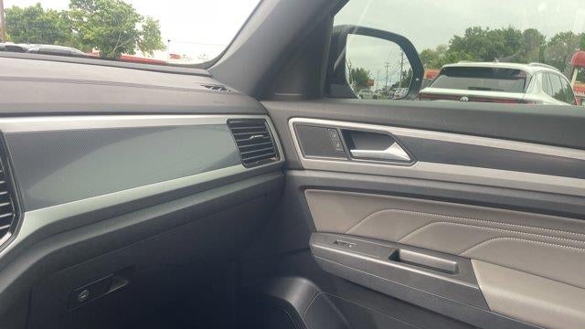 2022 Volkswagen Atlas Cross Sport SEL R-Line Black 4Motion