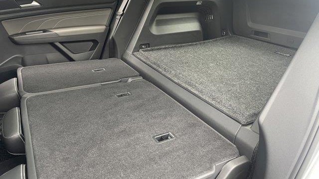 2022 Volkswagen Atlas Cross Sport SEL R-Line Black 4Motion