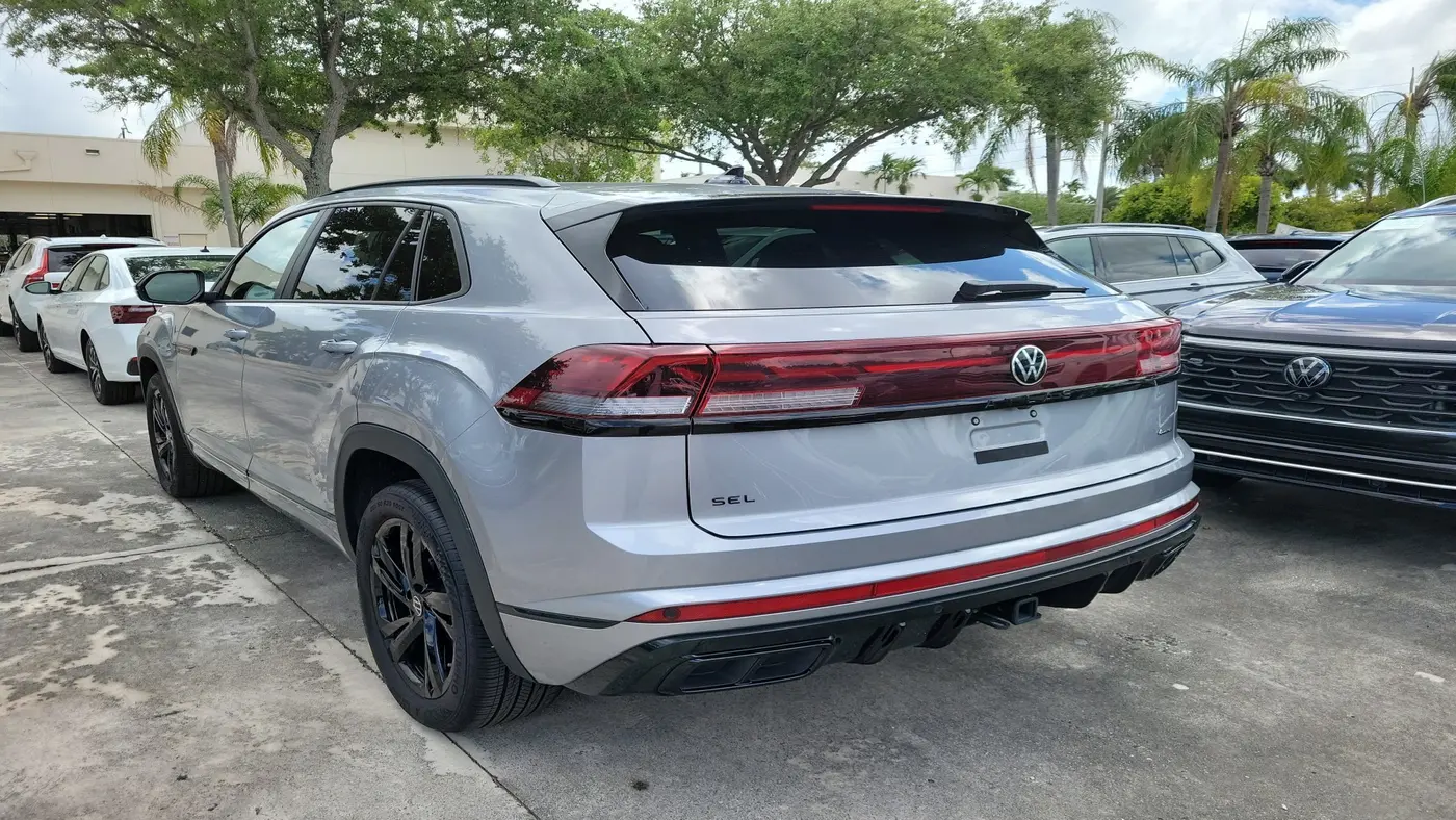 2026 Volkswagen Atlas Cross Sport SEL R-Line Black 4Motion