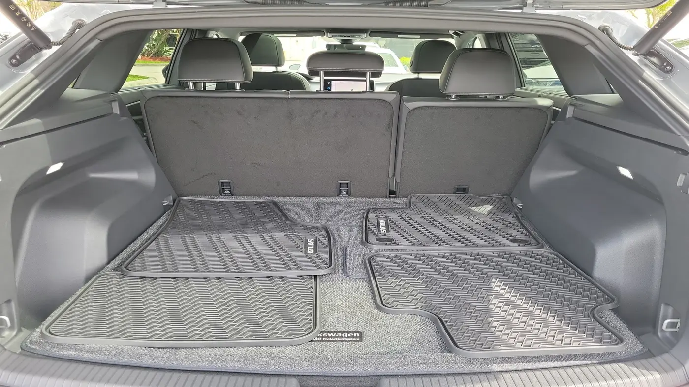 2026 Volkswagen Atlas Cross Sport SEL R-Line Black 4Motion