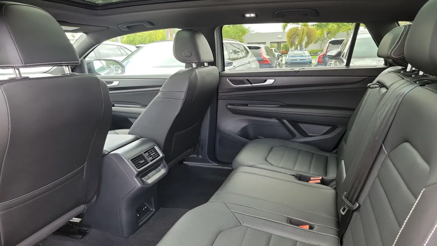 2026 Volkswagen Atlas Cross Sport SEL R-Line Black 4Motion