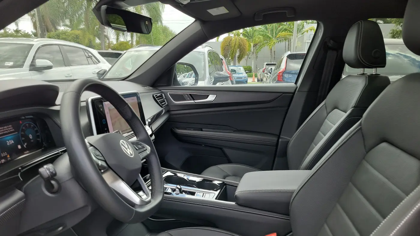 2026 Volkswagen Atlas Cross Sport SEL R-Line Black 4Motion