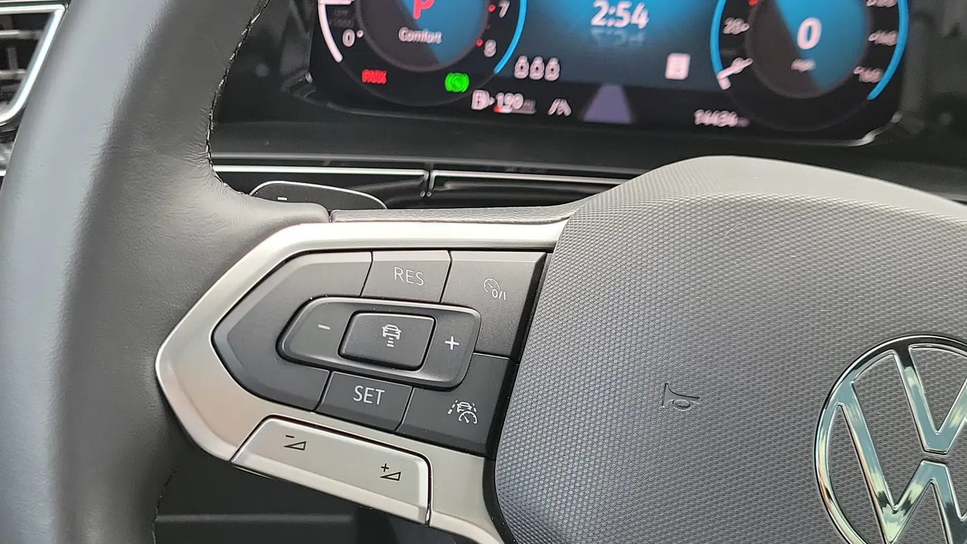 2026 Volkswagen Atlas Cross Sport SEL R-Line Black 4Motion